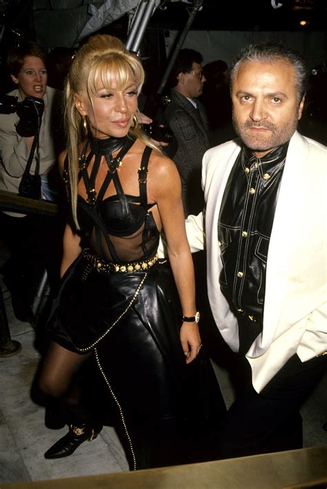 como gianni versace levanto un imperio|gianni versace familia.